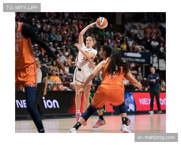 芝加哥天空新援海耶斯首秀贡献12分，助球队战胜华盛顿神秘人